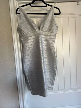 Meilun  Metallic V-Neck Mini Bodycon Dress